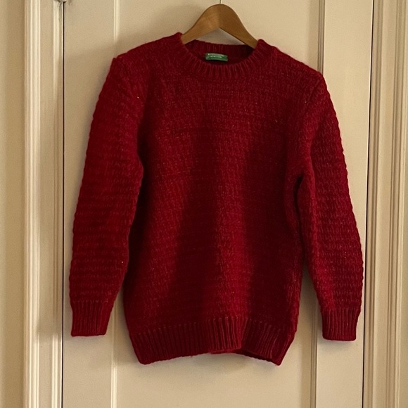 Warm sweater for the fall and winter. - Picture 4 of 7